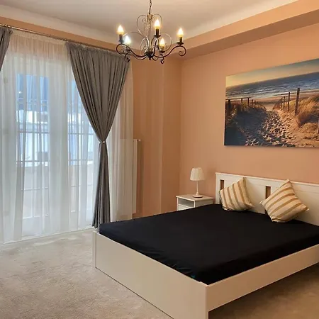 Happystay Romana Апартаменти *